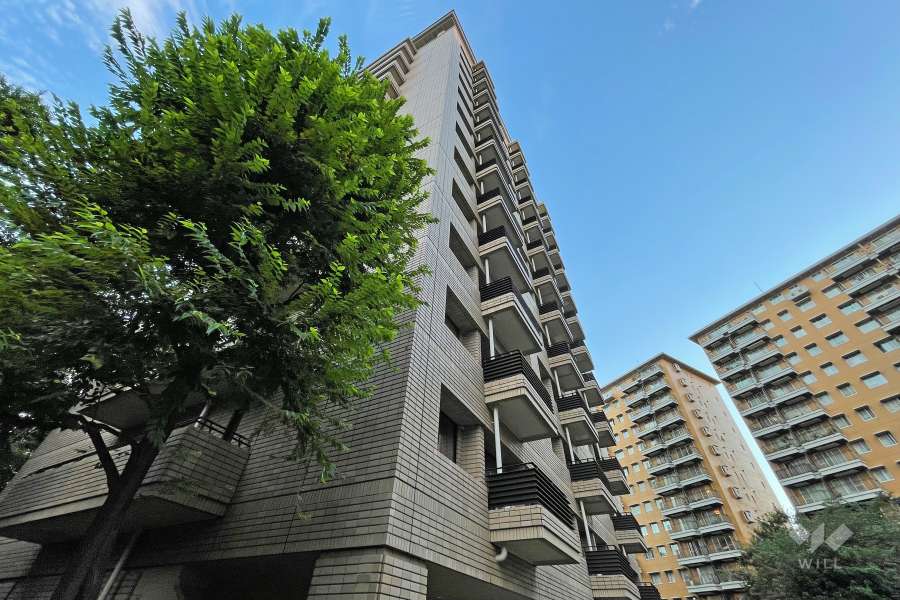 広尾ガーデンヒルズ　センターヒルＧ棟の外観（北東側から）-