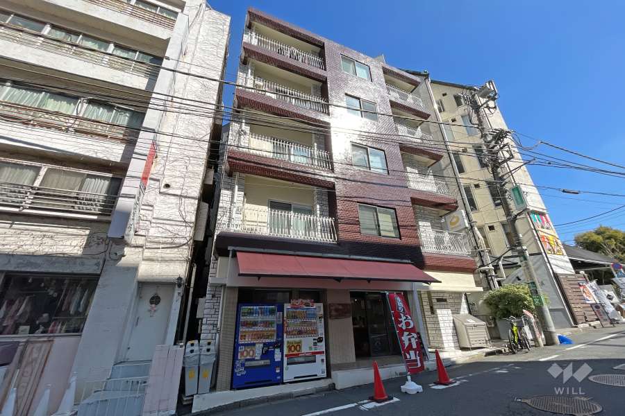 スカイラーク神宮前の外観(南西側から）