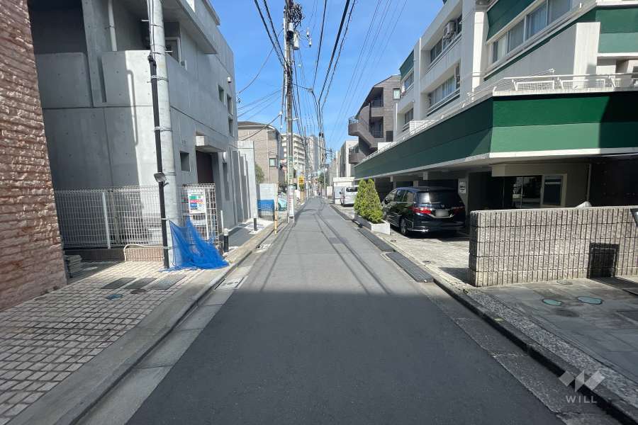 敷地北東側の前面道路