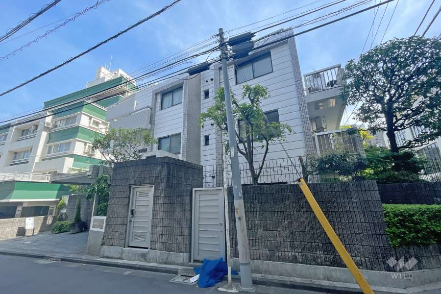 インペリアル渋谷神泉フラットの外観（北側から）