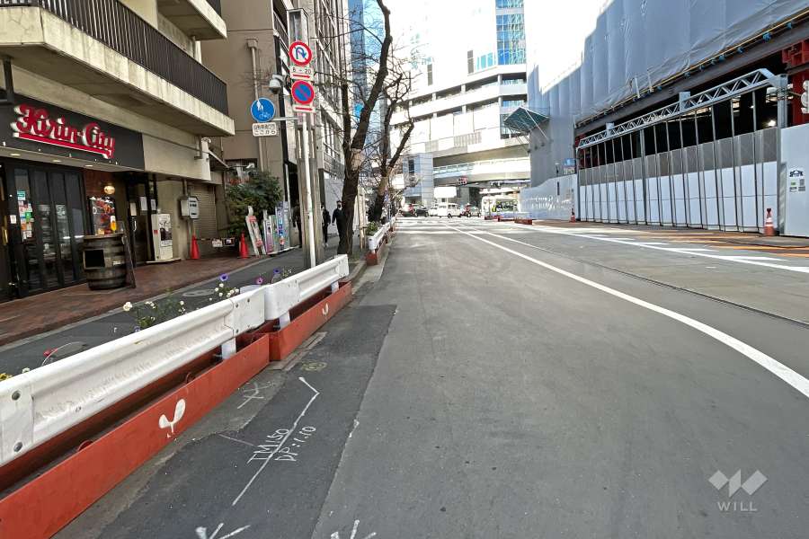 敷地北側の前面道路