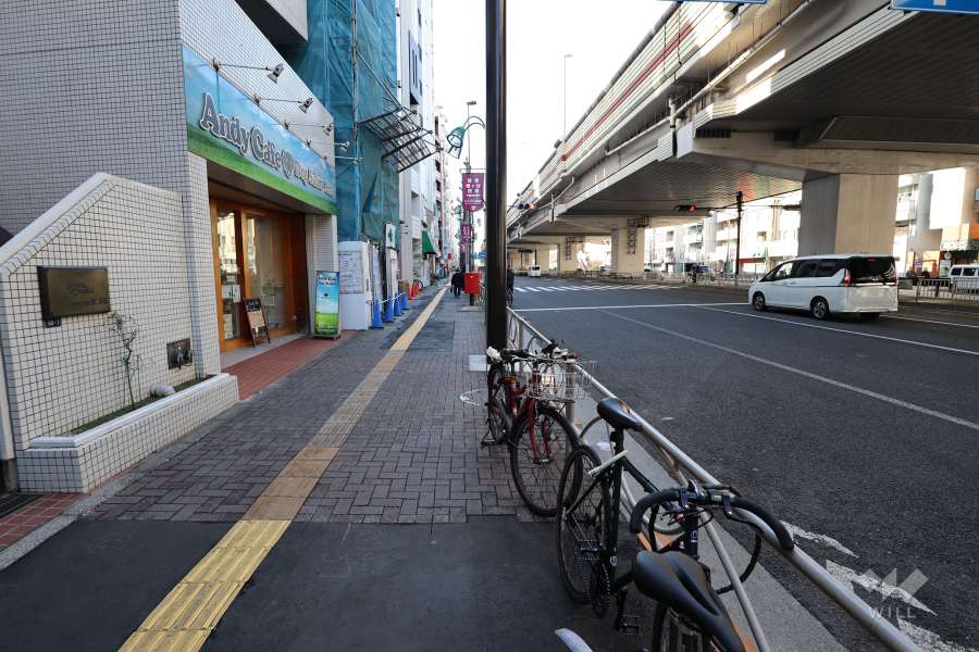 敷地北西側の前面道路