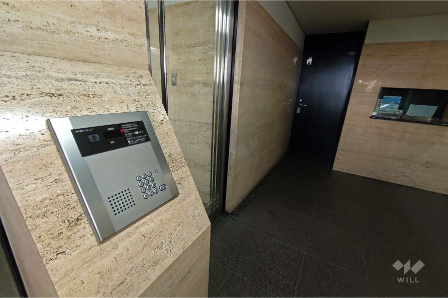 エントランスはオートロック付きです。