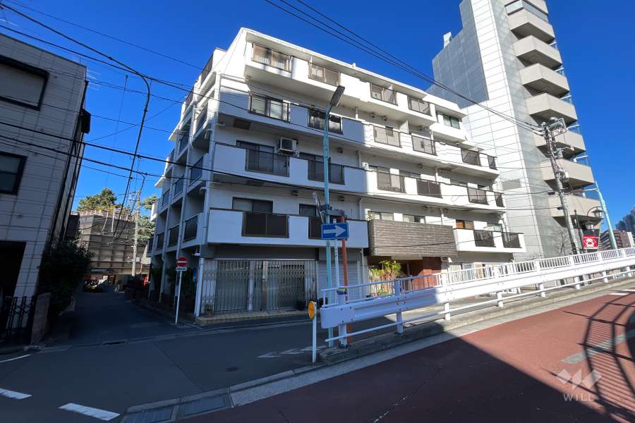 秀和元代々木アネックスの外観(東側から)