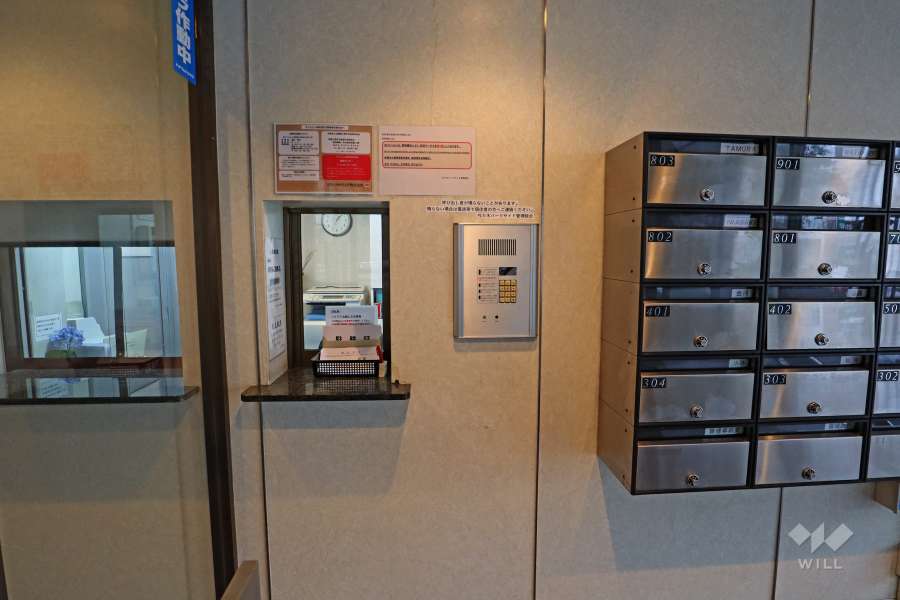 エントランスはオートロック付きです。