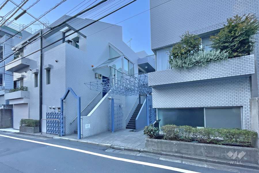 ラミアール神宮前の外観（北側から）