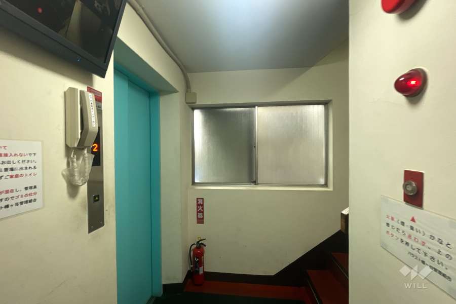 共用のエレベーター