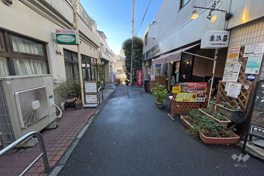 敷地北側の前面道路