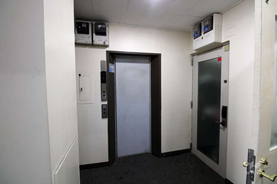 共用のエレベーター