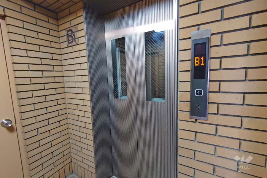 共用のエレベーター