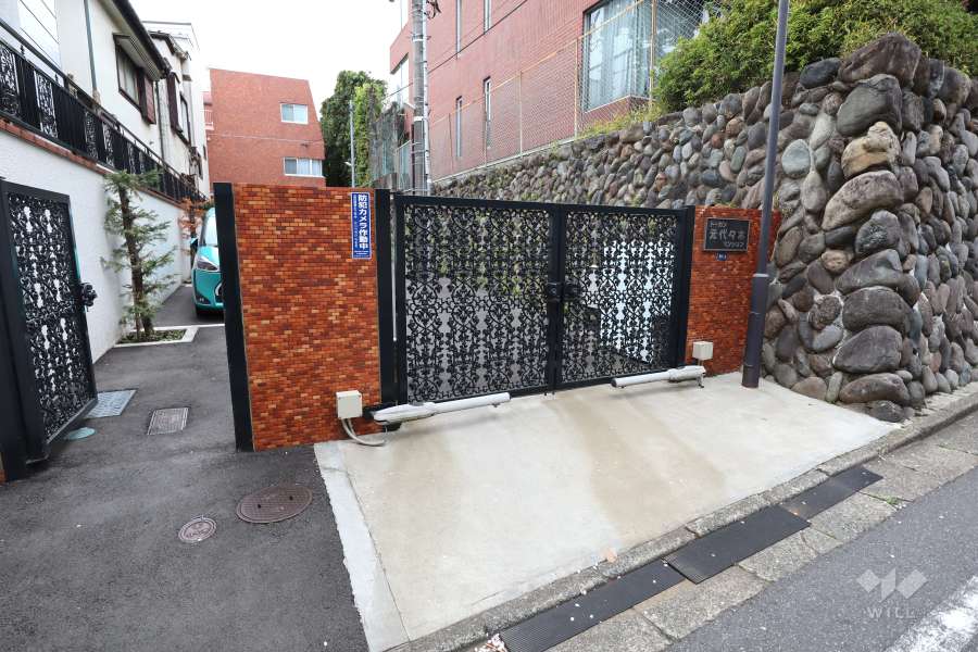 駐車場の出入り口