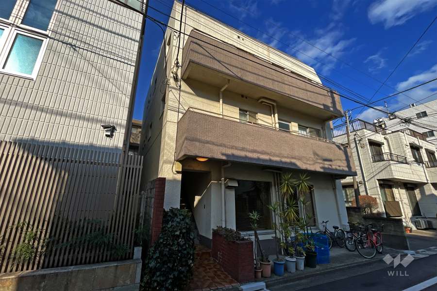 パレス代々木の外観（南側から）