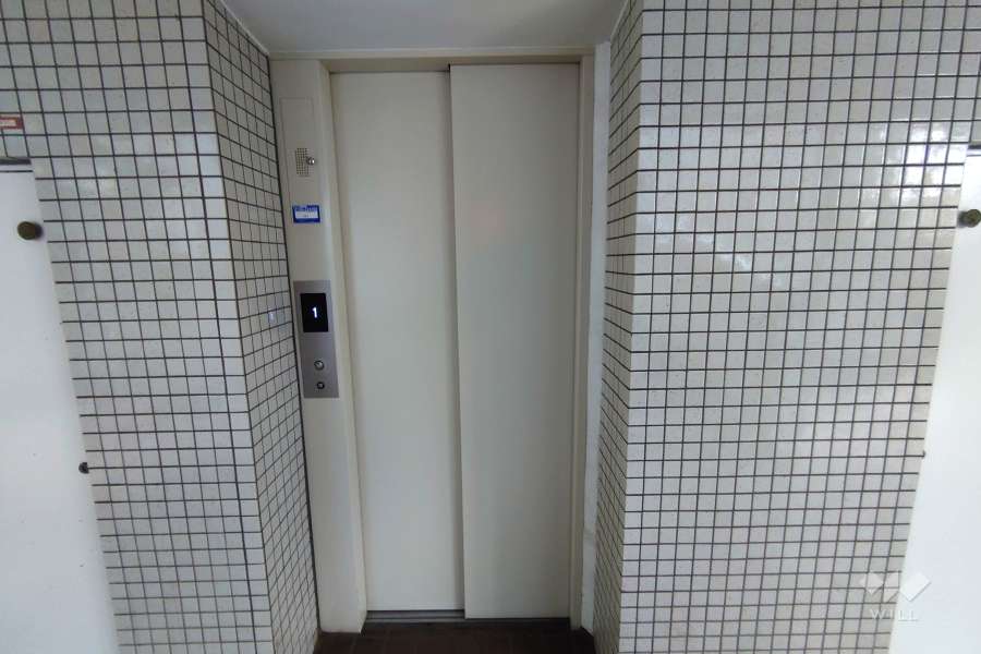 共用のエレベーター