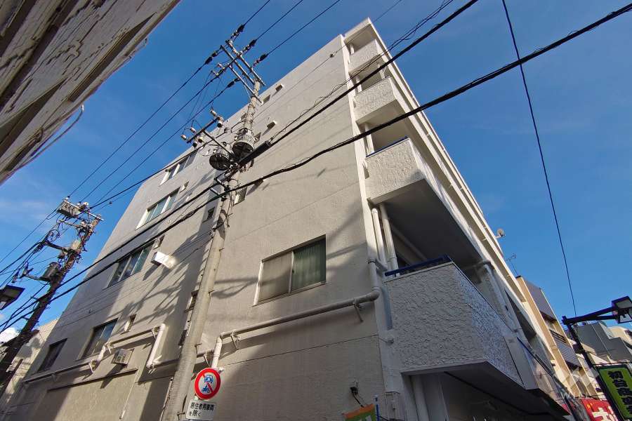 初台富士ハイライズの外観（北西側から）