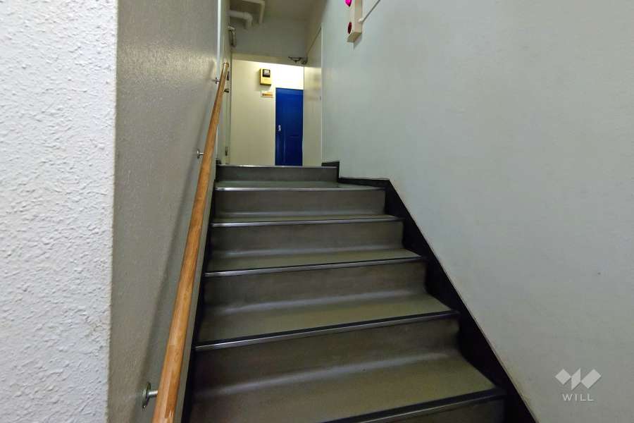 共用スペース（住戸への階段）