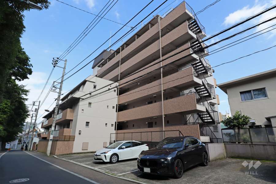 広尾ハイツの外観(北西側から)