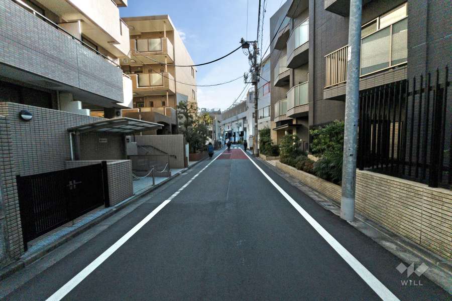敷地北側の前面道路