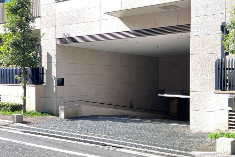 駐車場の出入り口