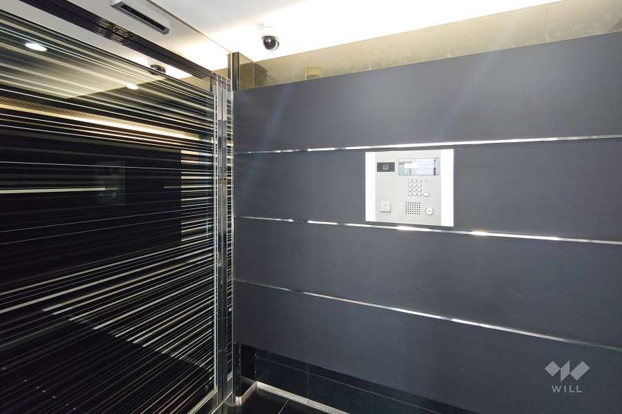 エントランスはオートロック付きです。