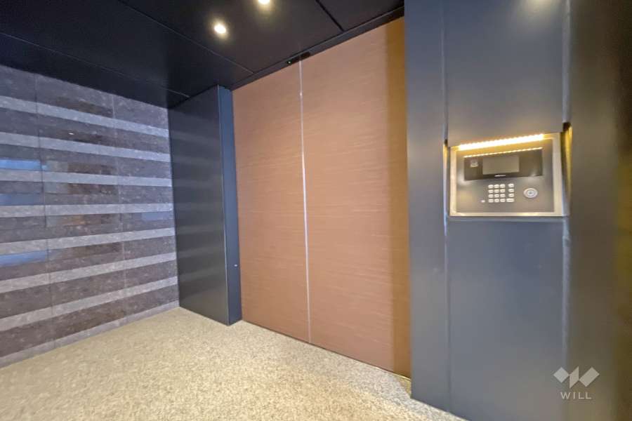 エントランスはオートロック付きです。