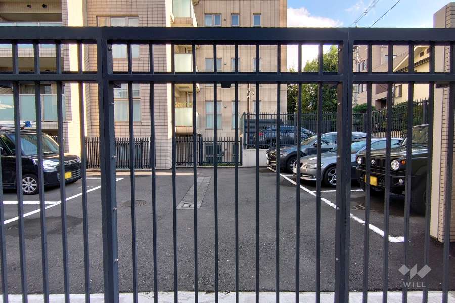 駐車場の出入り口・敷地内駐車場（屋外平面式）