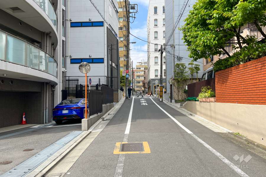 敷地北側の前面道路