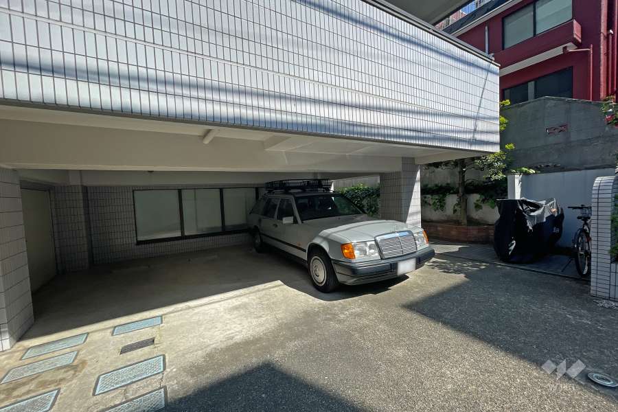 敷地内駐車場（屋内平面式）