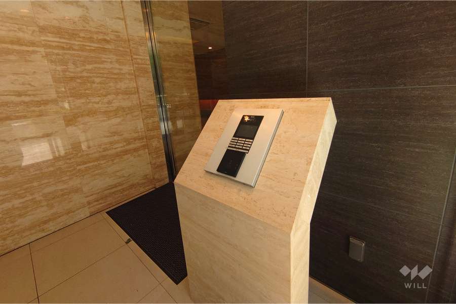 エントランスはオートロック付きです。