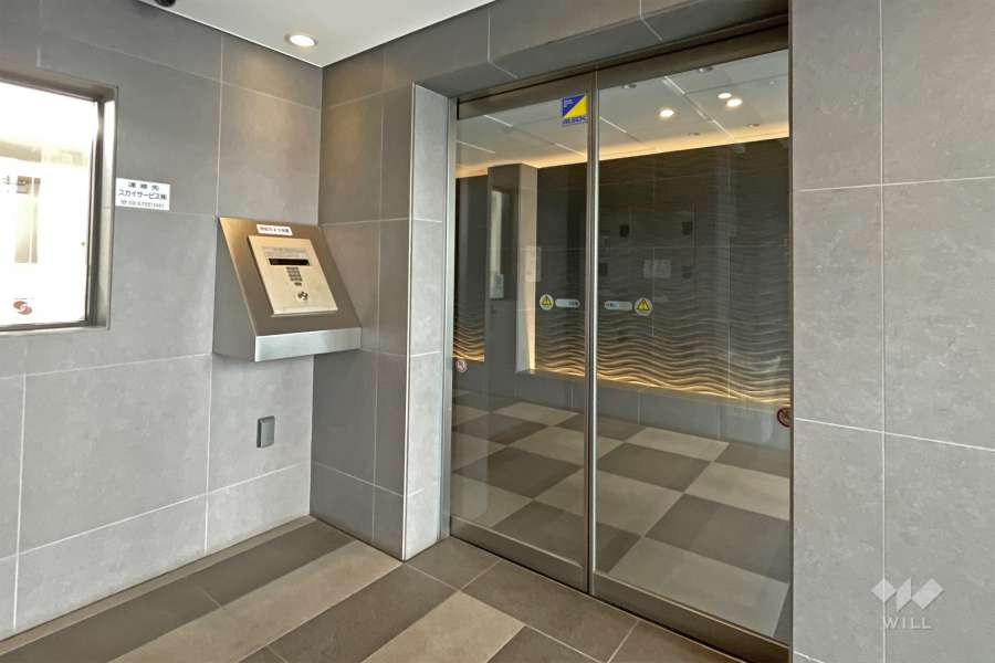 エントランスはオートロック付きです。