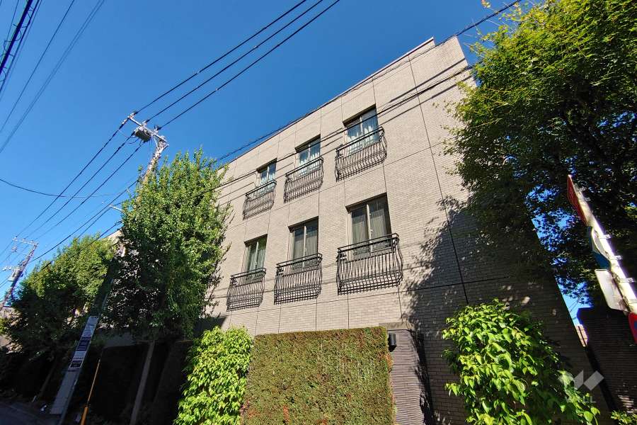 ザパークハウス元代々木町の外観（南西側から）