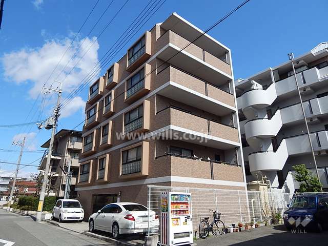 セントラル東園田3番館の外観（南西側から）