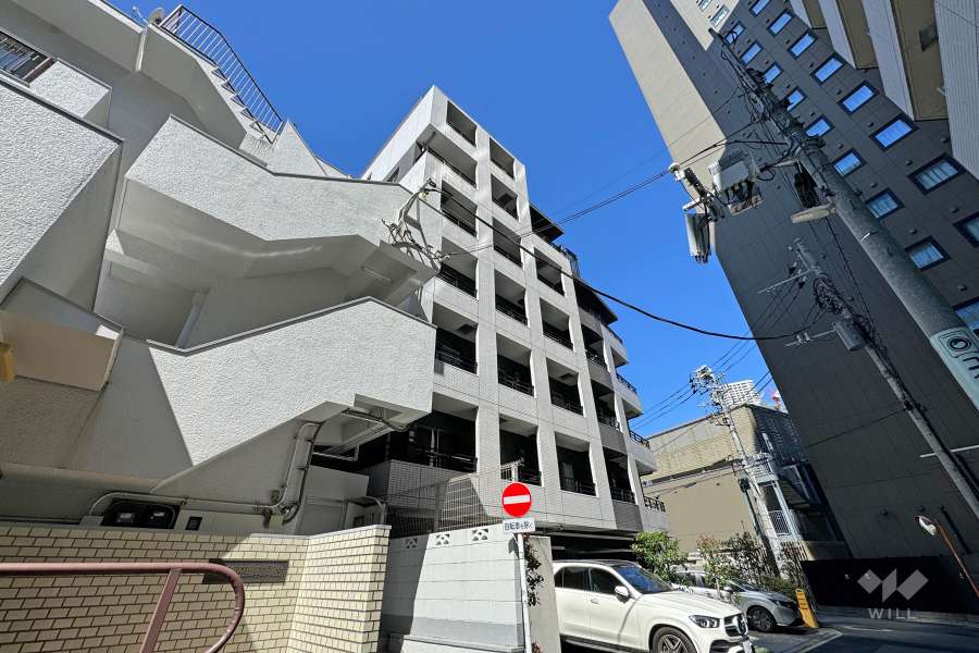 アクサス西新宿アジールコートの外観（南西側から）