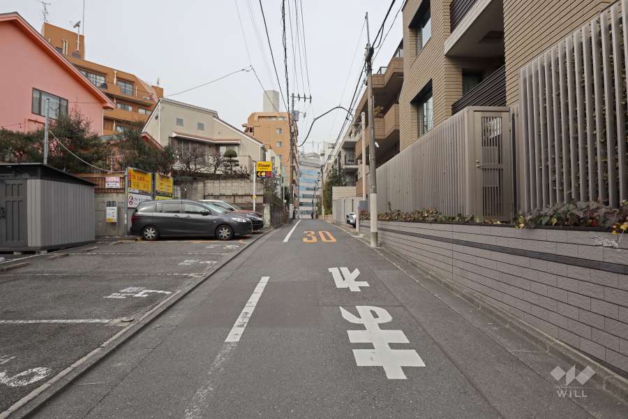 敷地南西側の前面道路