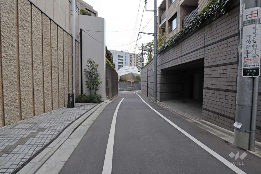敷地北東側の前面道路