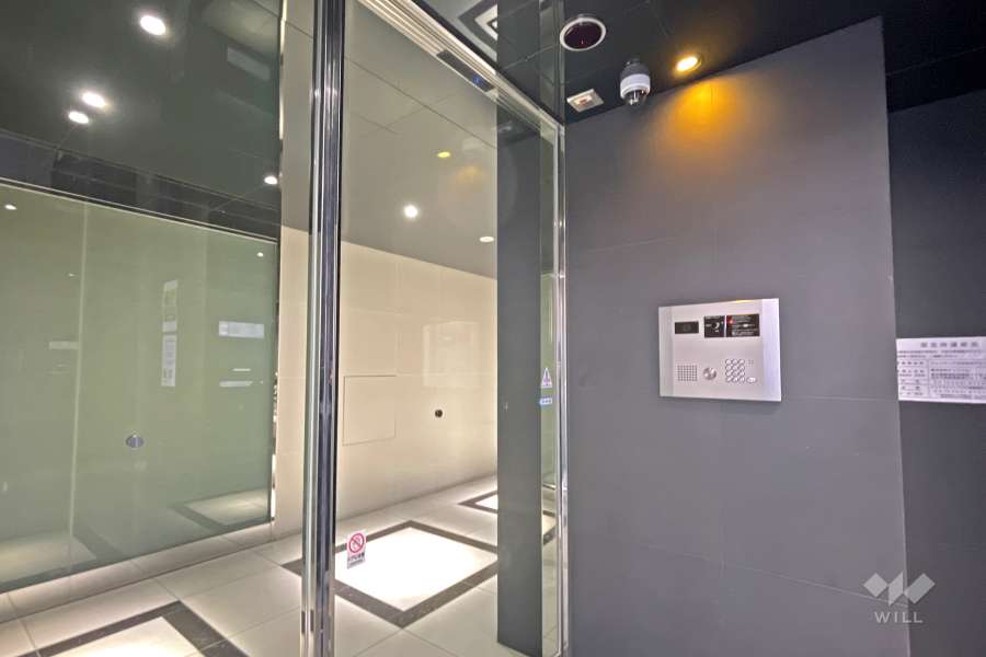 エントランスはオートロック付きです。