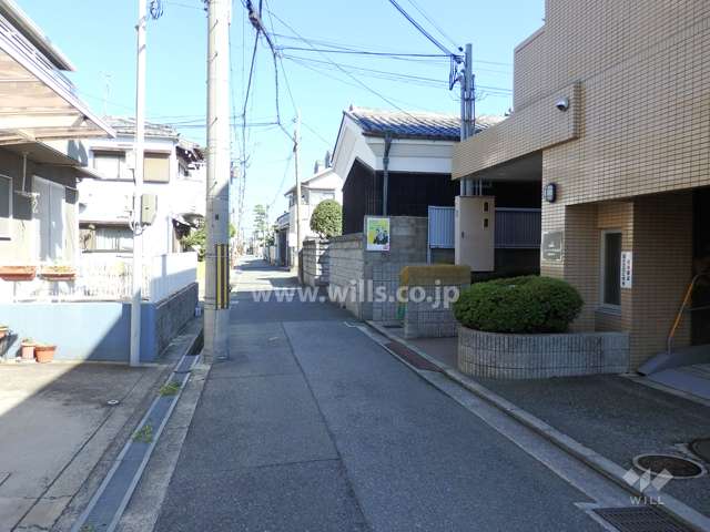 敷地北側の前面道路