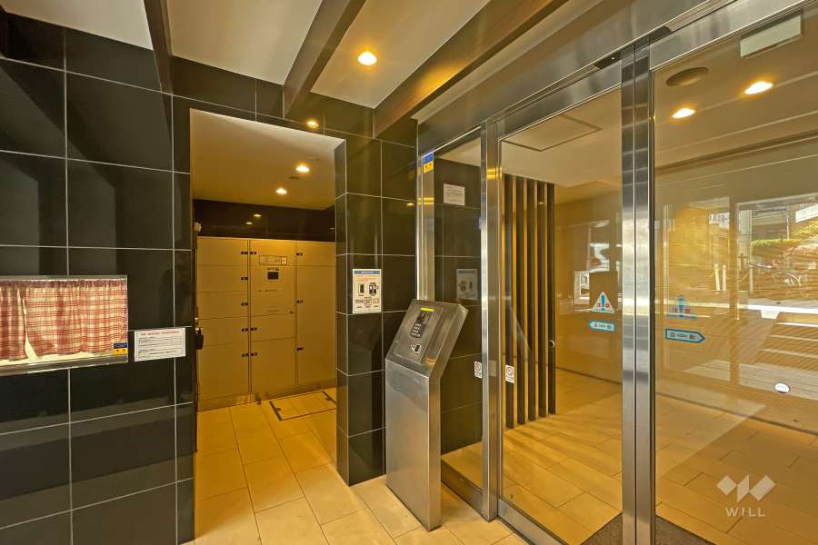 エントランスはオートロック付きです。