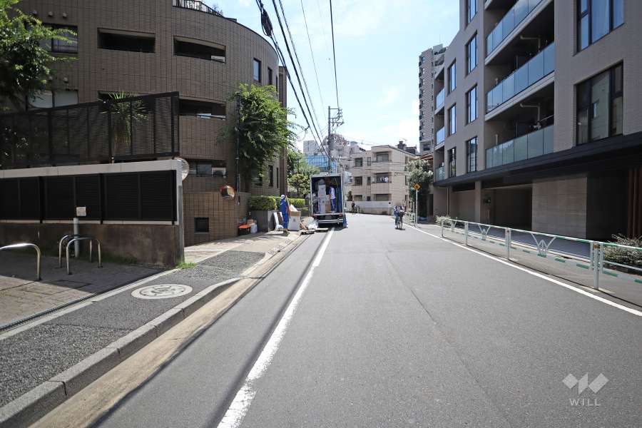 敷地南西側の前面道路