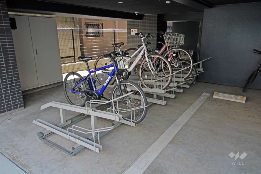 屋内に設けられた駐輪場