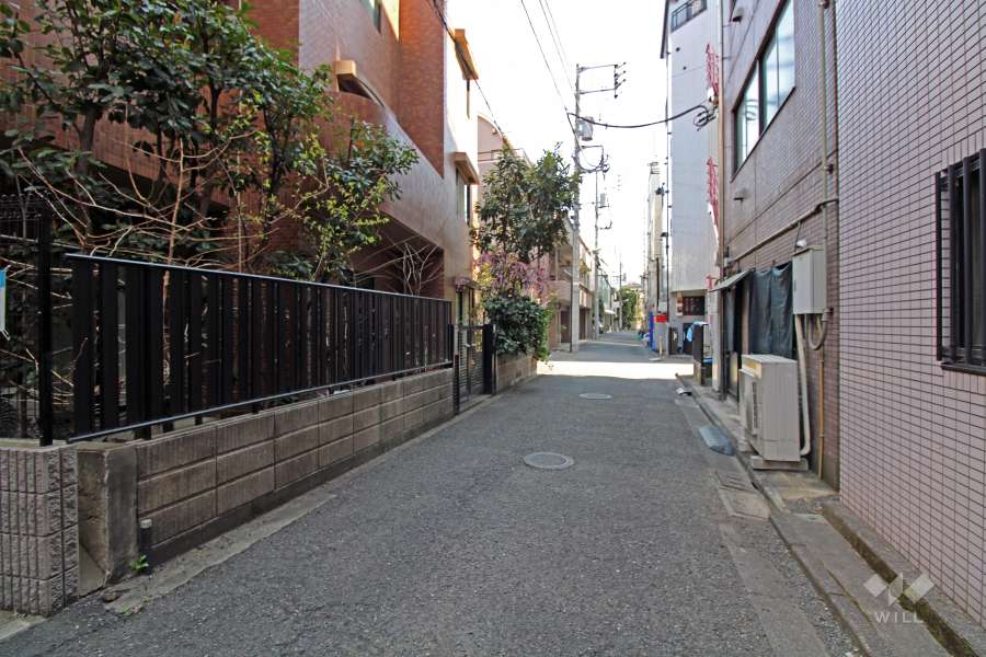 敷地北西側前面道路