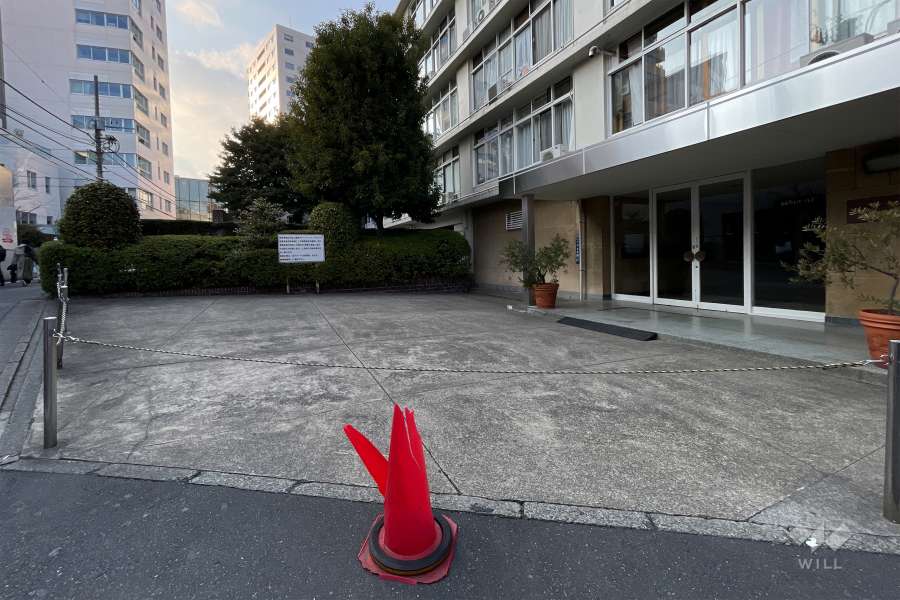 エントランス前の車寄せ