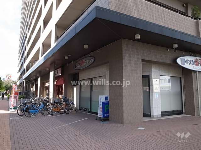 建物1階部分の一部は店舗になっています。
