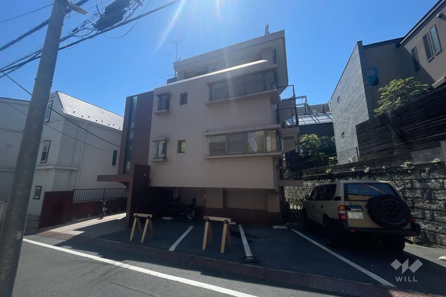 ベルエミネンス参宮橋の外観（北西側から）