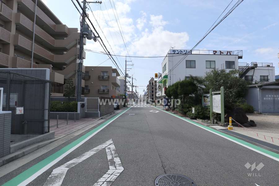 北側前面道路(東側から)