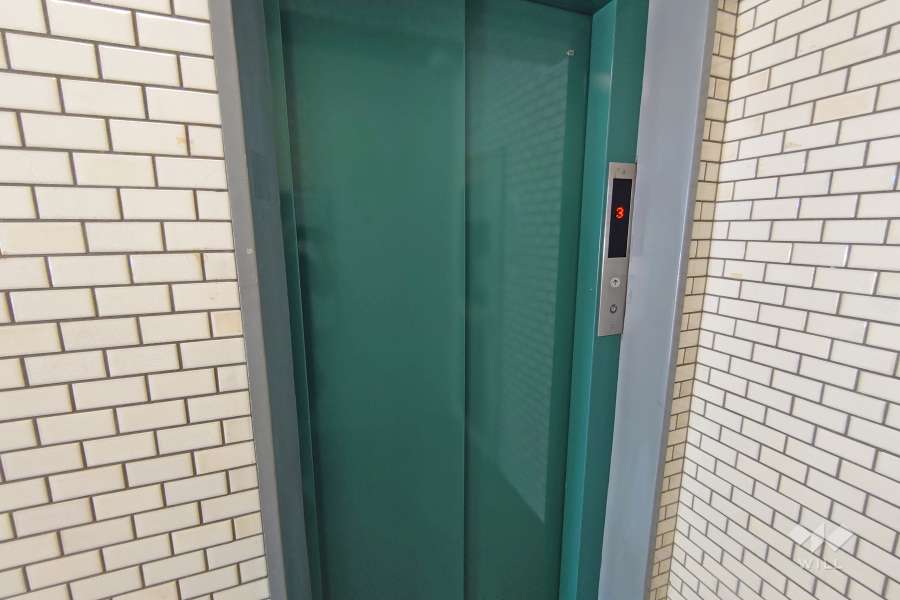 共用のエレベーター