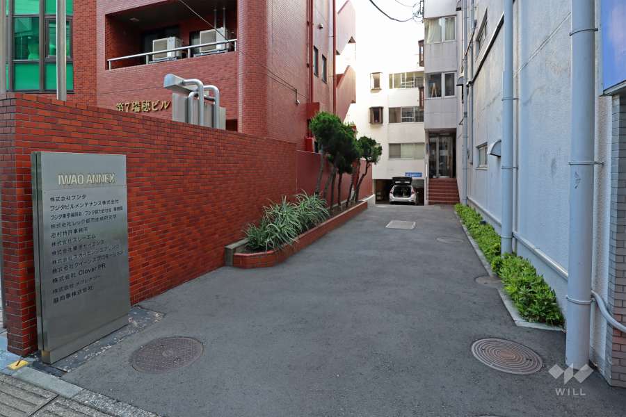 エントランスアプローチ