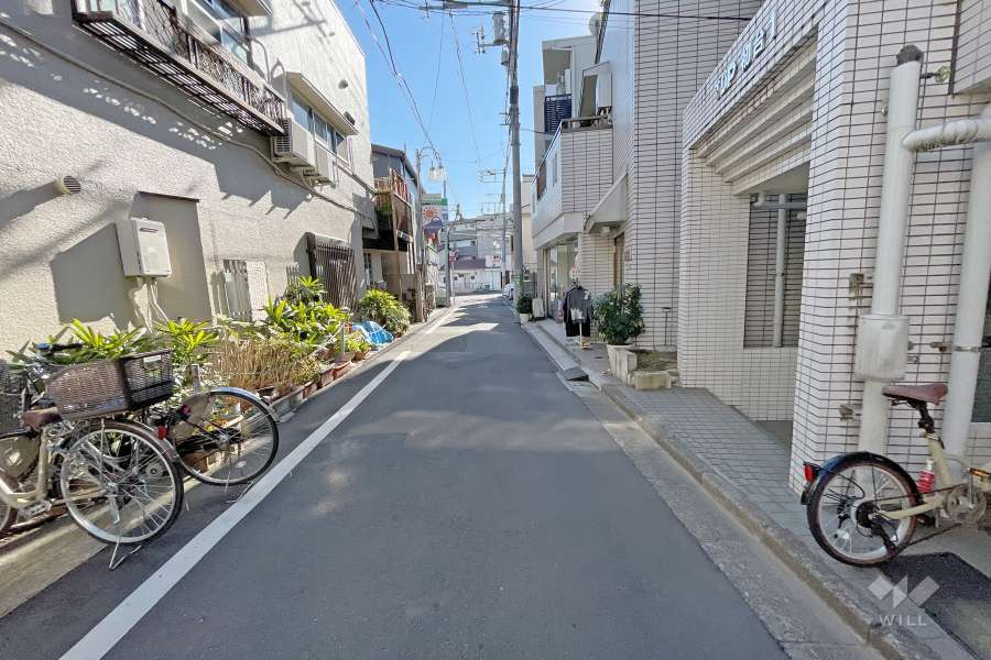 敷地南東側の前面道路