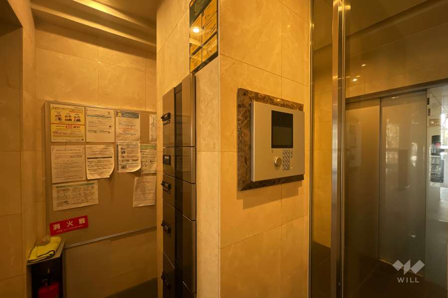 エントランスはオートロック付きです。