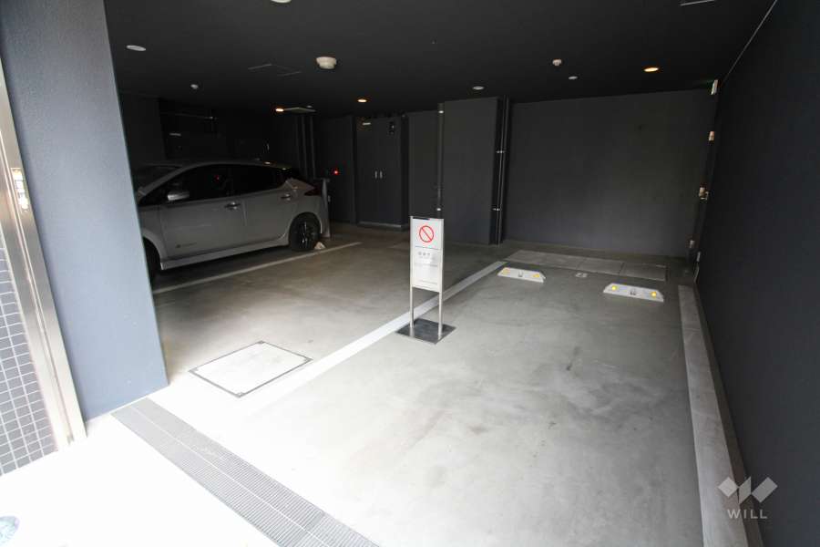 駐敷地内駐車場（屋内平面式）