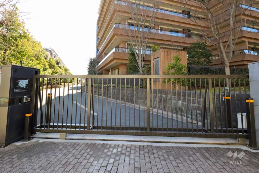 駐車場の出入り口